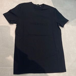 Hugo boss men size small black T-shirt casual sporty neutral black crystals logo